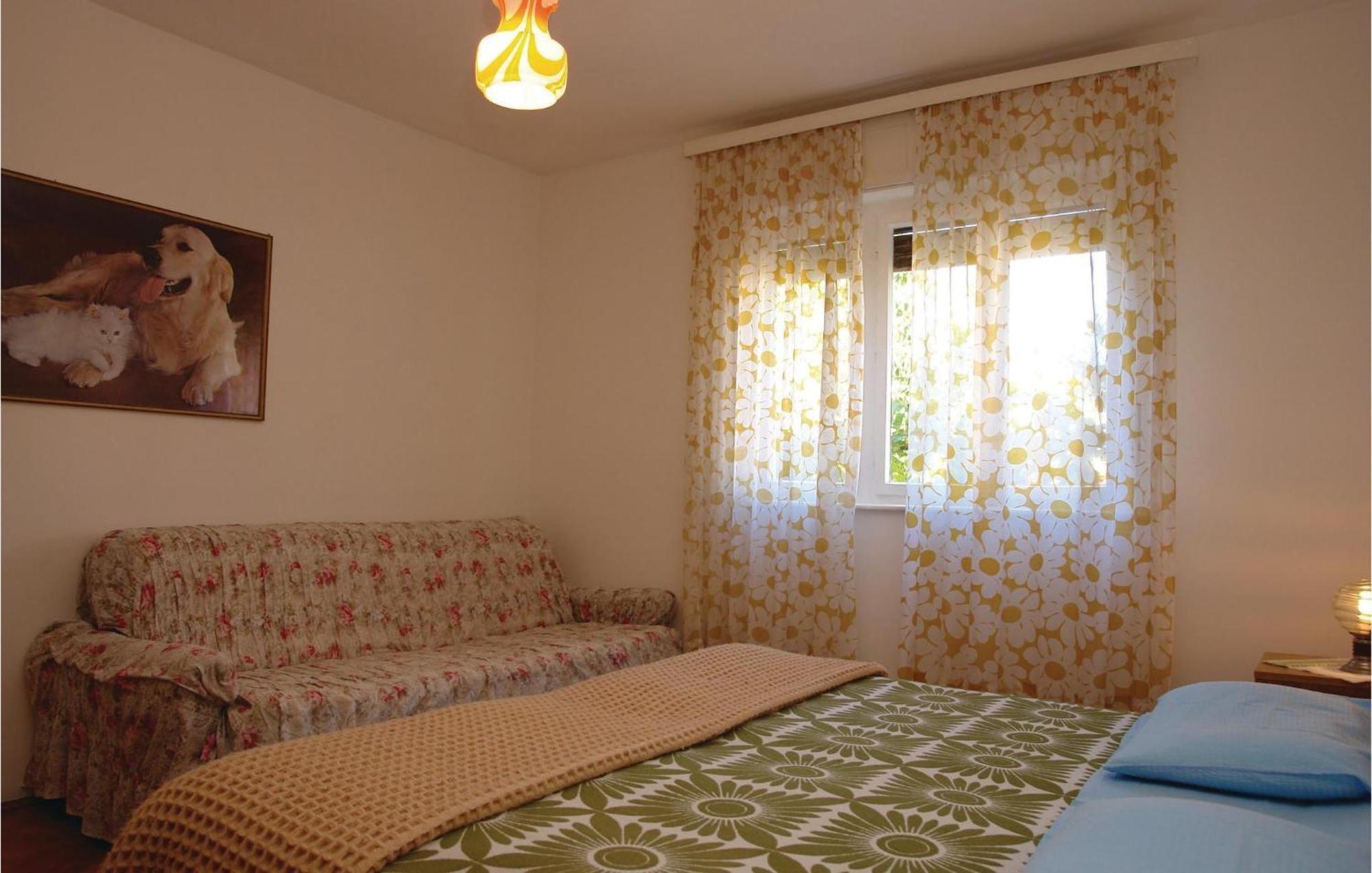 Stunning In With Kitchen Apartment *