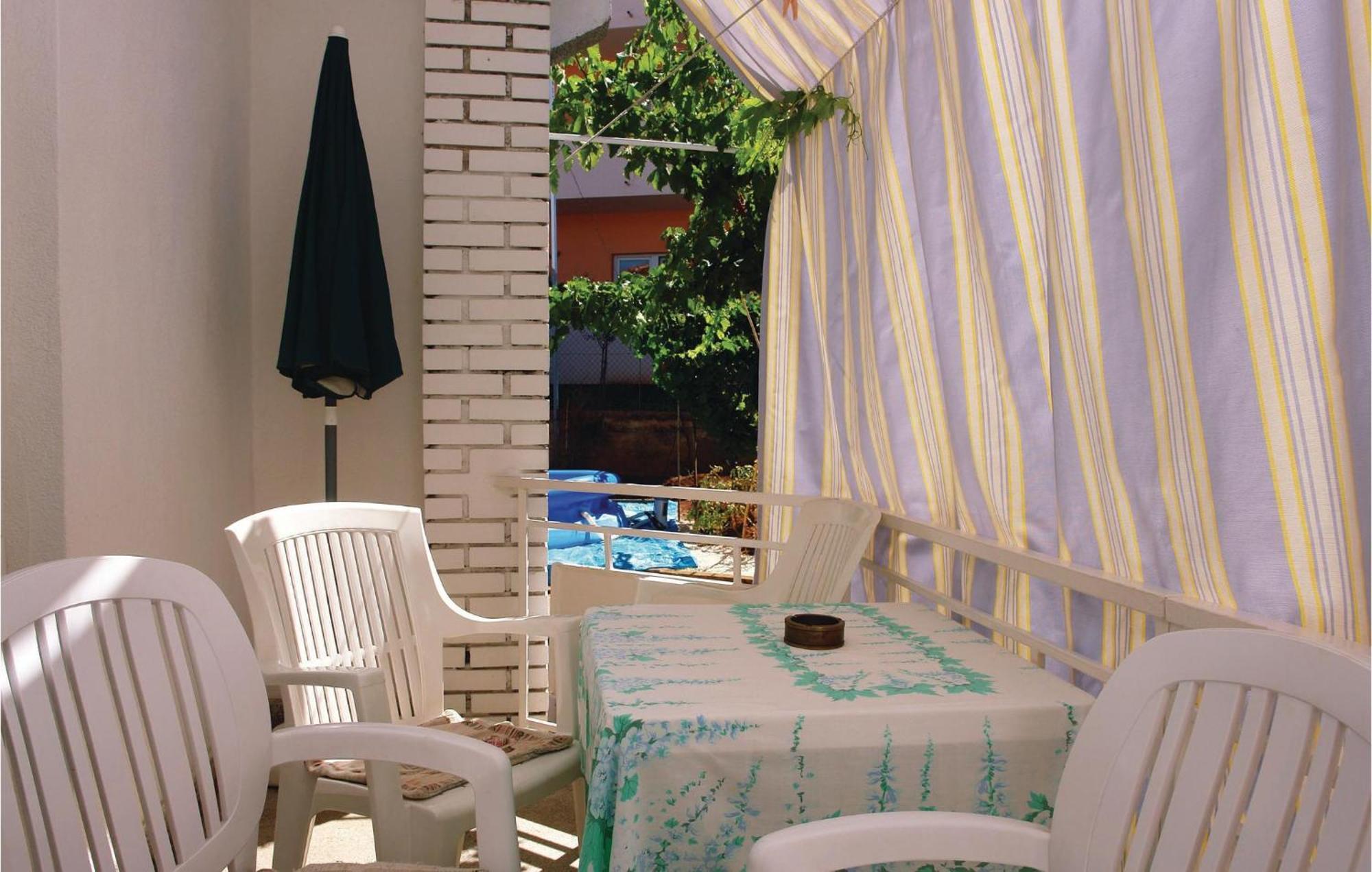Stunning In With Kitchen Apartment Pula